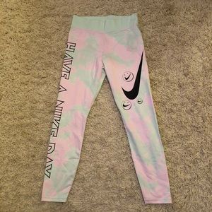 Nike leggins size M NWT